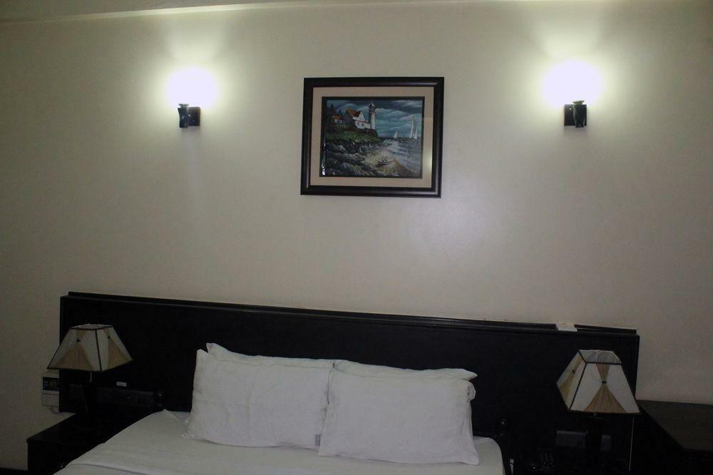 Hotel Sapphire Dar es Salaam Exterior photo